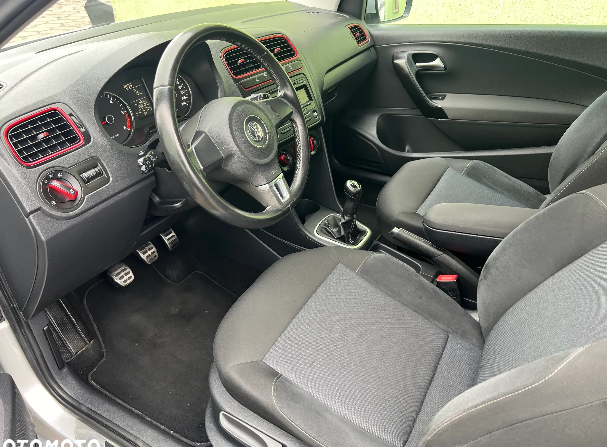 Volkswagen Polo cena 21000 przebieg: 206134, rok produkcji 2011 z Niemcza małe 106